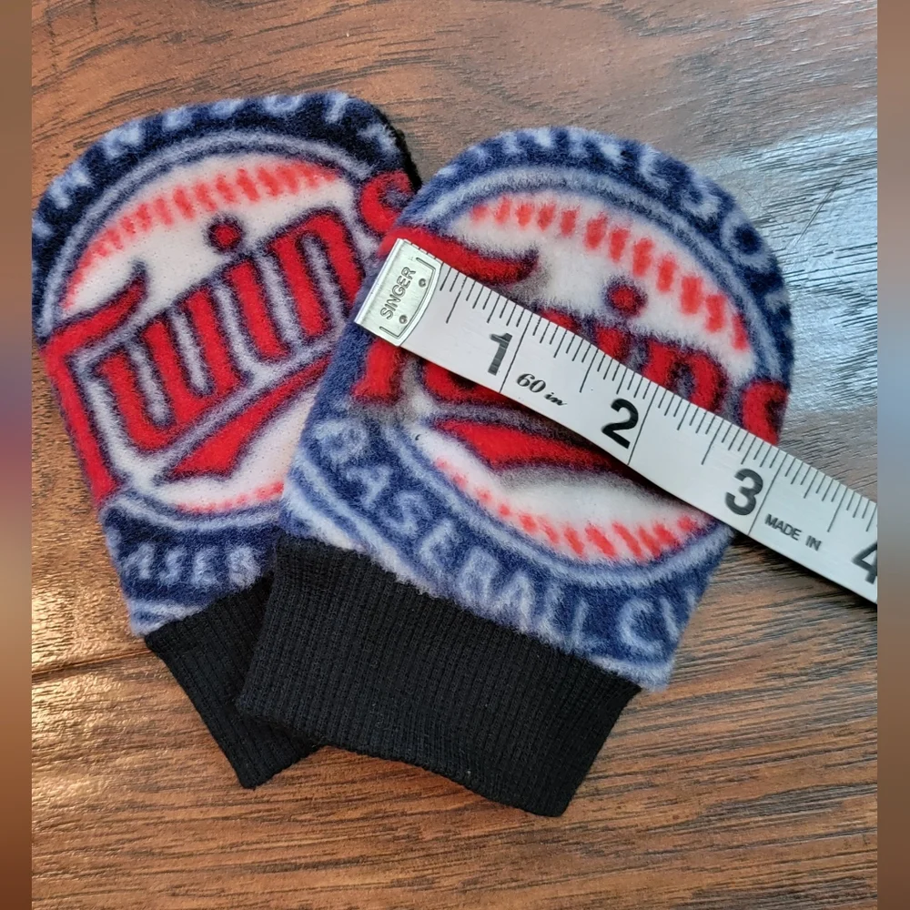 Minnesota Twins MLB Baseball Baby Fleece Mittens